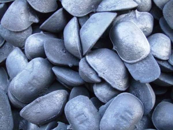 其中,从印尼进口镍铁量22.99万吨,环比降0.21%,同比增13.90%.